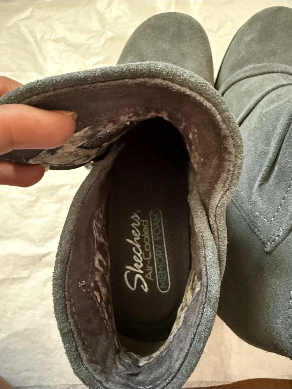Skechers soft suede